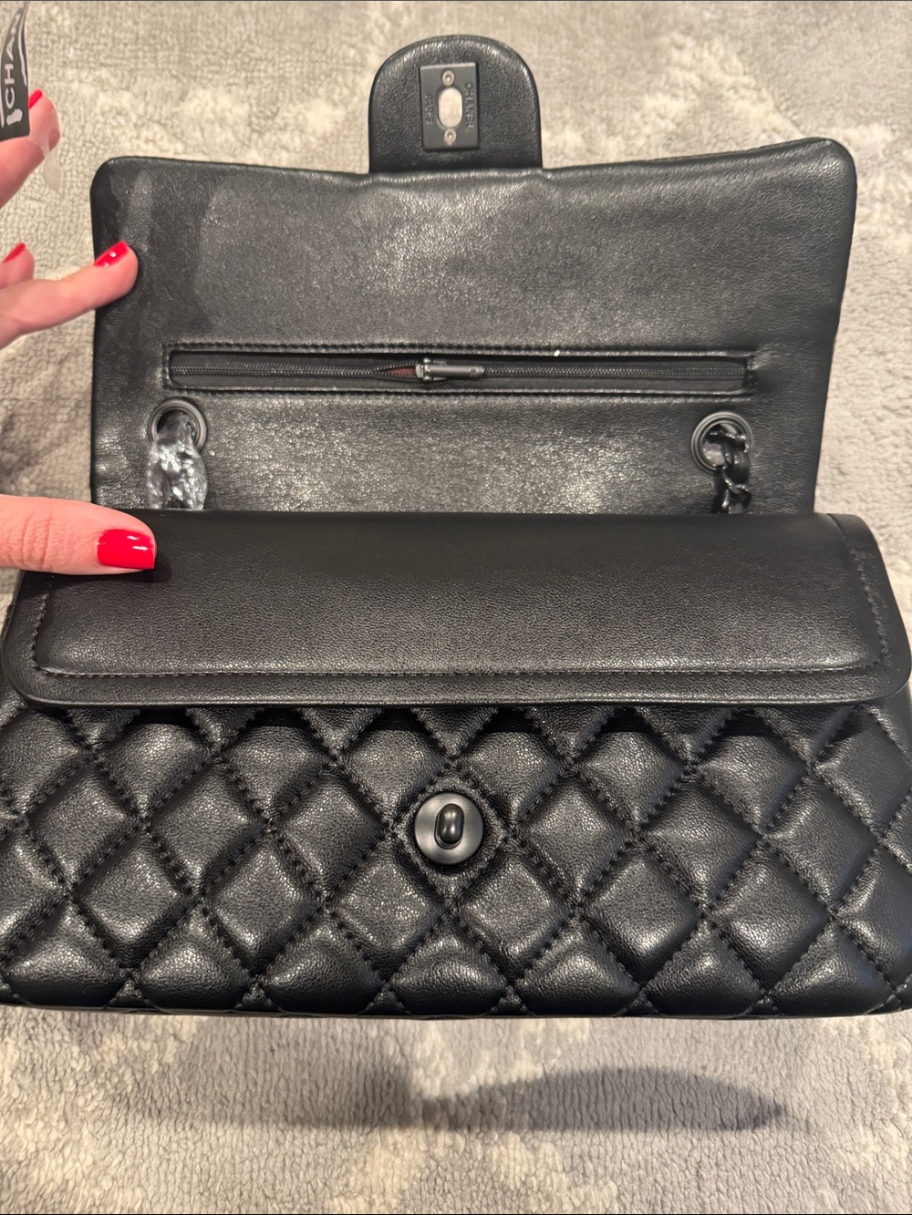 CHANEL style black on black small classic flap - Picture 7 of 12